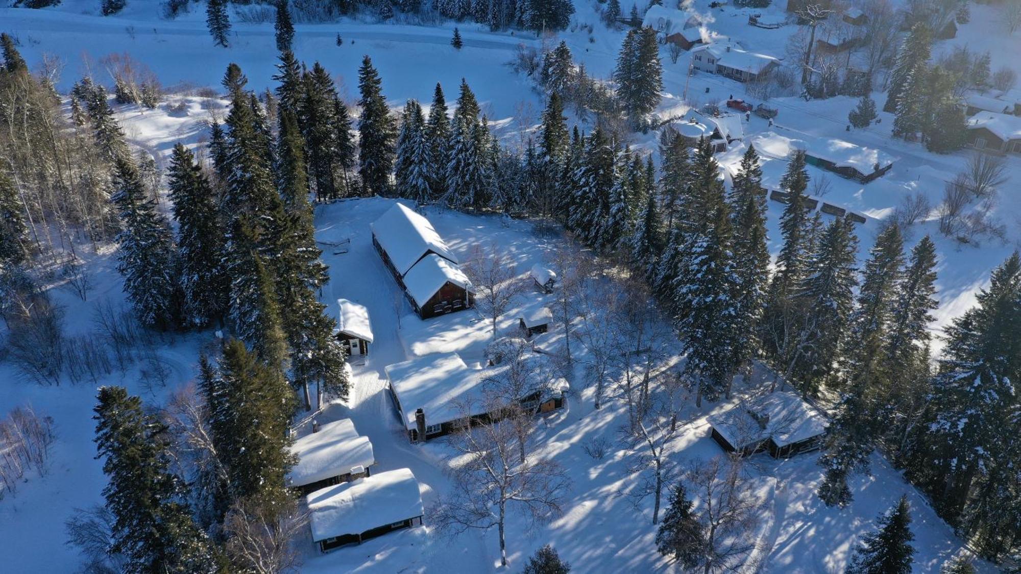 Domaine Le Bostonnais - Le Village En Bois Rond La Tuque Exteriör bild