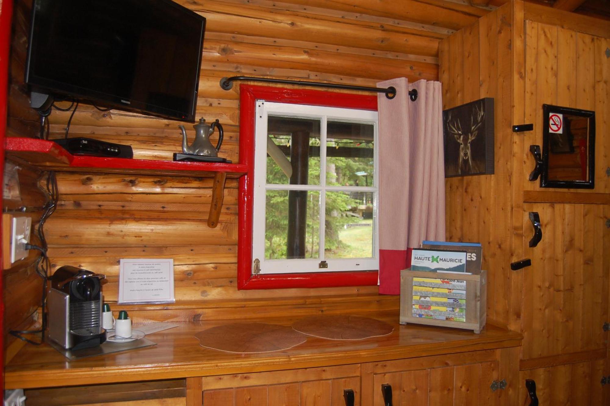 Domaine Le Bostonnais - Le Village En Bois Rond La Tuque Rum bild