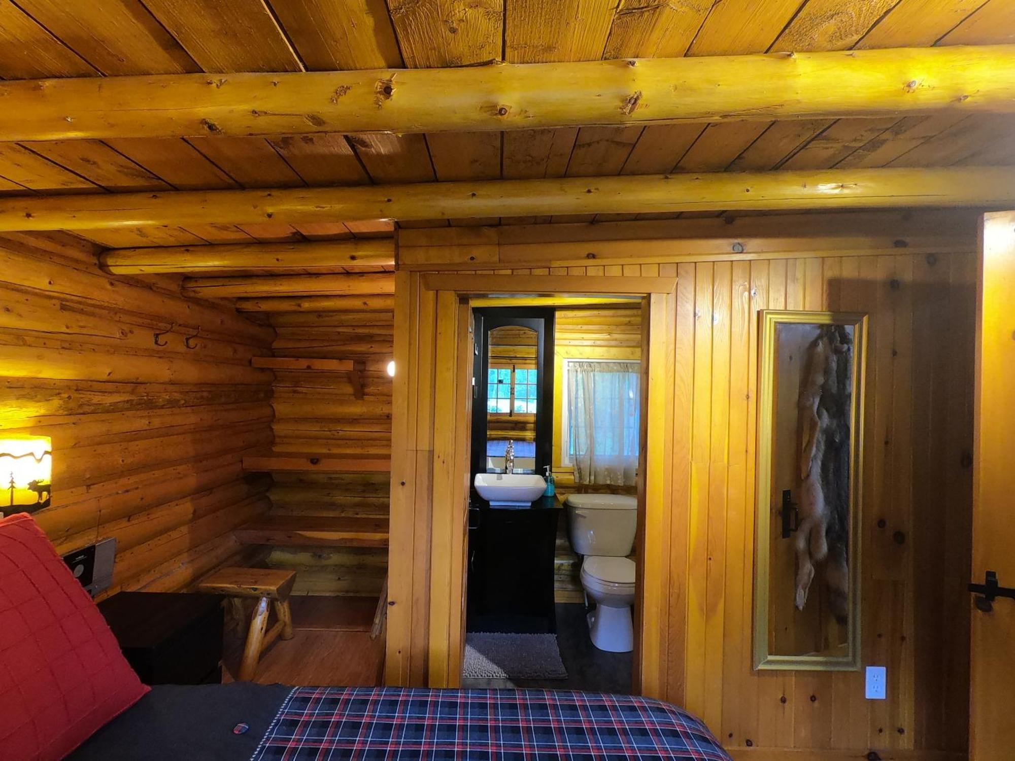 Domaine Le Bostonnais - Le Village En Bois Rond La Tuque Rum bild